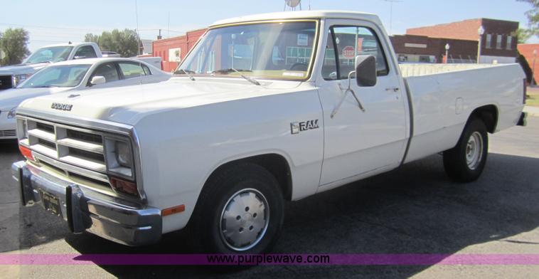 image for item C9865 1987 Dodge Ram 150 pickup truck