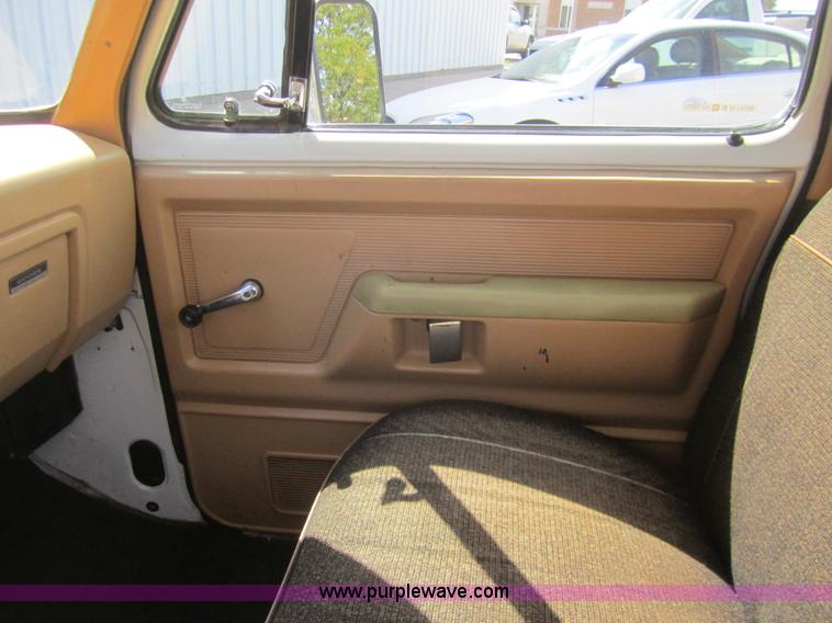 image for item C9865 1987 Dodge Ram 150 pickup truck