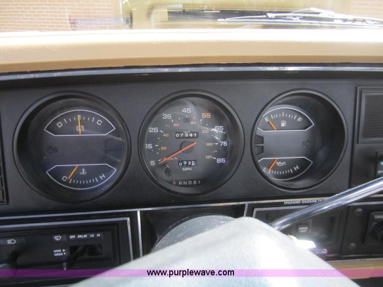 image for item C9865 1987 Dodge Ram 150 pickup truck
