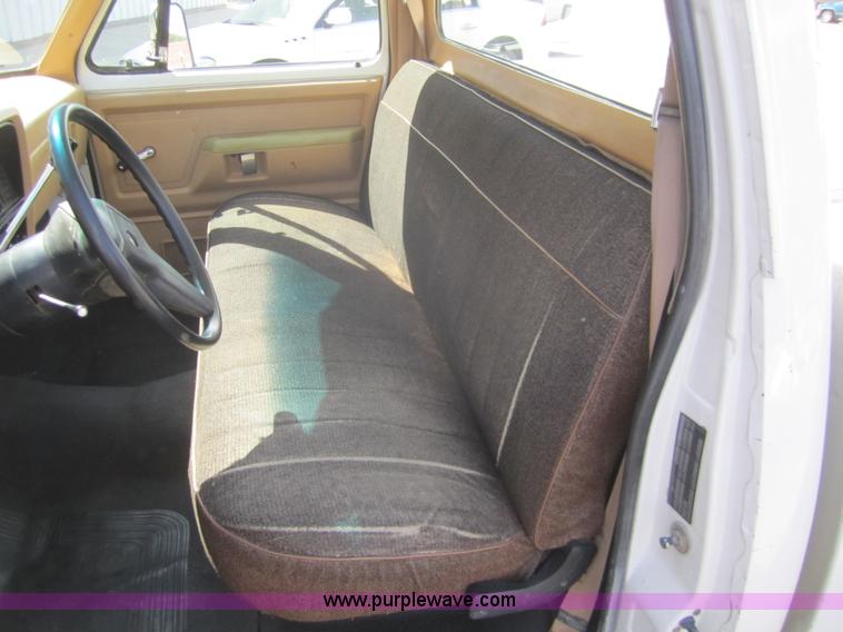 image for item C9865 1987 Dodge Ram 150 pickup truck