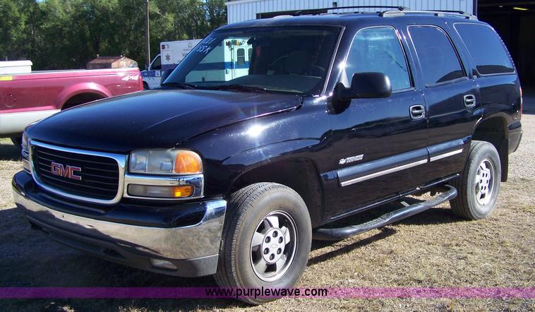 image for item D8532 2001 Chevrolet Tahoe LS SUV