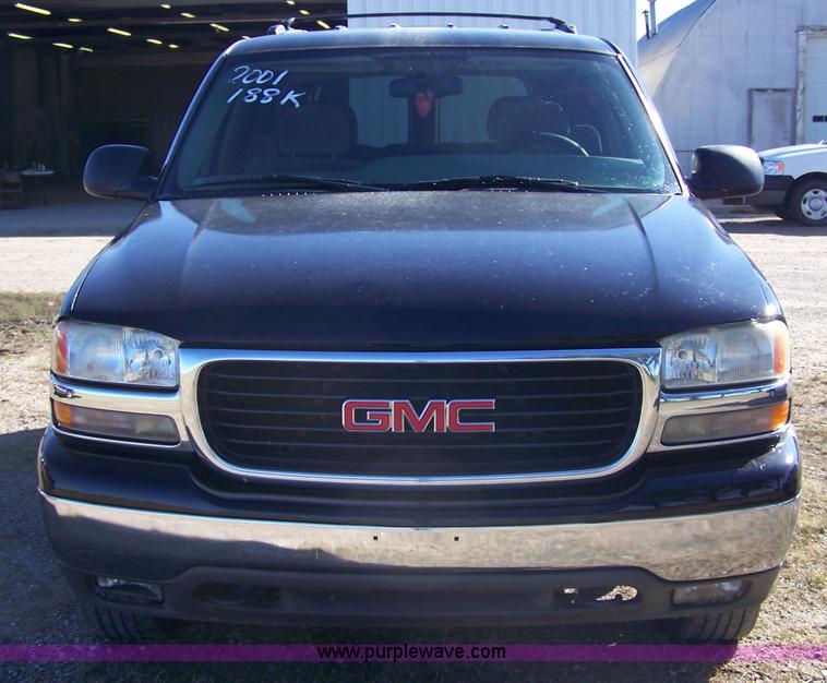 image for item D8532 2001 Chevrolet Tahoe LS SUV
