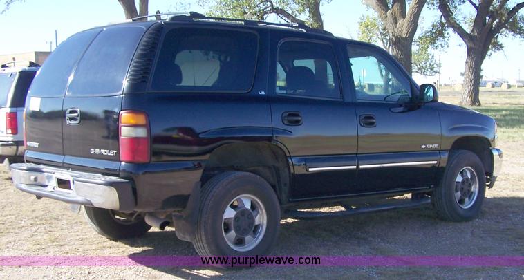 image for item D8532 2001 Chevrolet Tahoe LS SUV