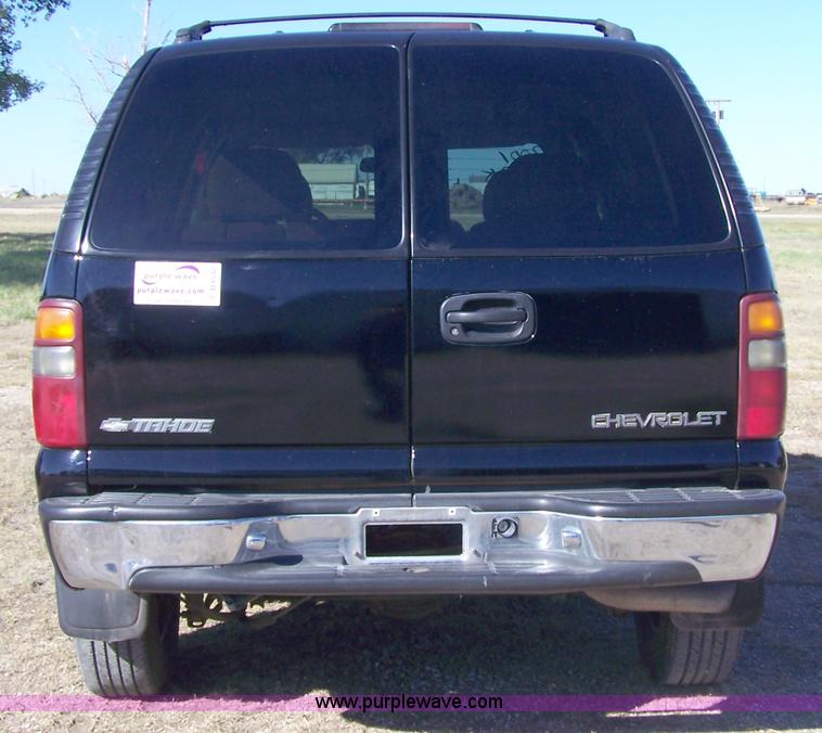 image for item D8532 2001 Chevrolet Tahoe LS SUV