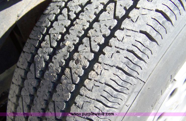 image for item D8532 2001 Chevrolet Tahoe LS SUV