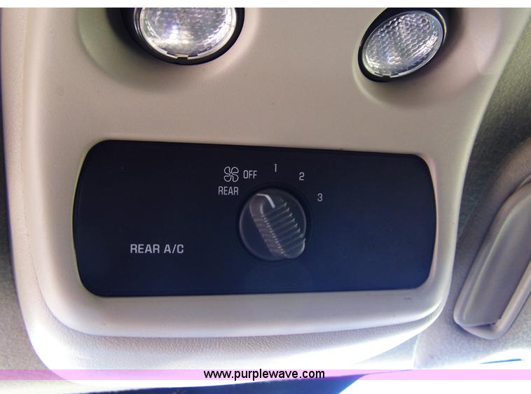 image for item D8532 2001 Chevrolet Tahoe LS SUV