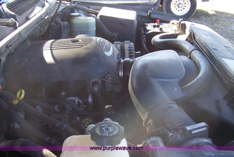 image for item D8532 2001 Chevrolet Tahoe LS SUV