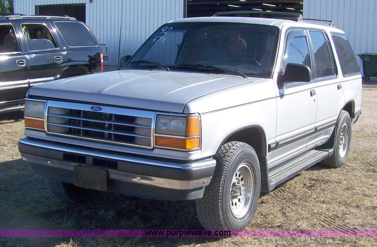 image for item D8533 1992 Ford Explorer XLT SUV