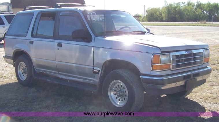 image for item D8533 1992 Ford Explorer XLT SUV