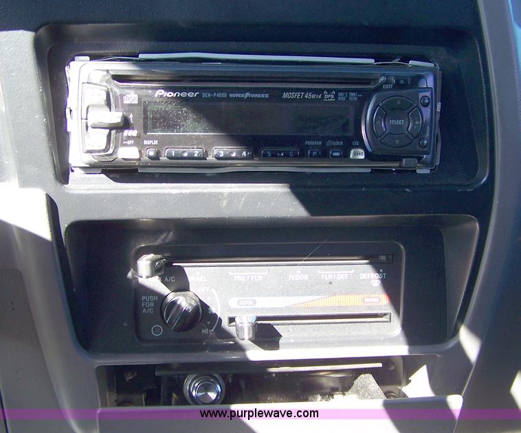 image for item D8533 1992 Ford Explorer XLT SUV