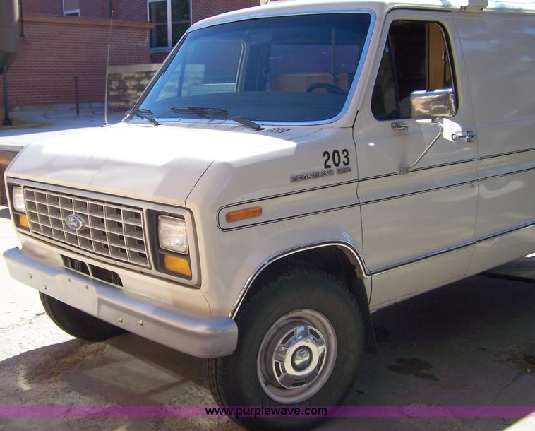 image for item D8535 1988 Ford Econoline E350 cargo van