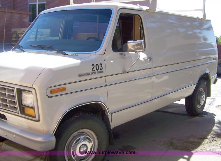 image for item D8535 1988 Ford Econoline E350 cargo van