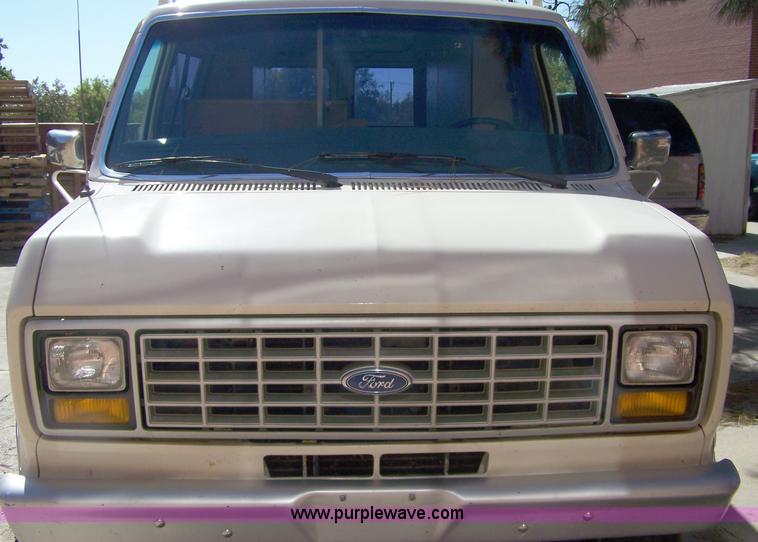 image for item D8535 1988 Ford Econoline E350 cargo van