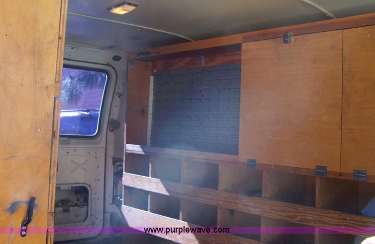 image for item D8535 1988 Ford Econoline E350 cargo van