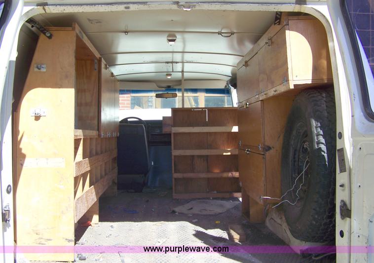 image for item D8535 1988 Ford Econoline E350 cargo van