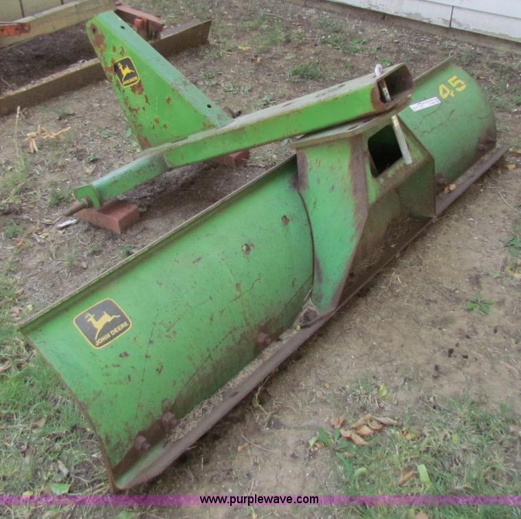 image for item D9053 John Deere 45 three point blade