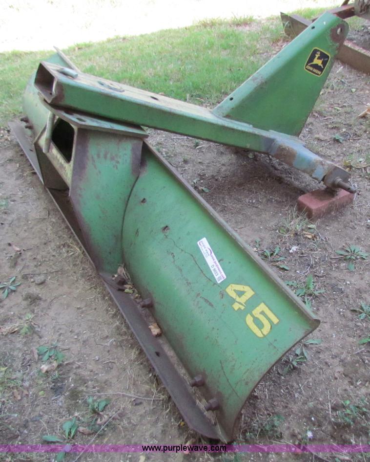 image for item D9053 John Deere 45 three point blade