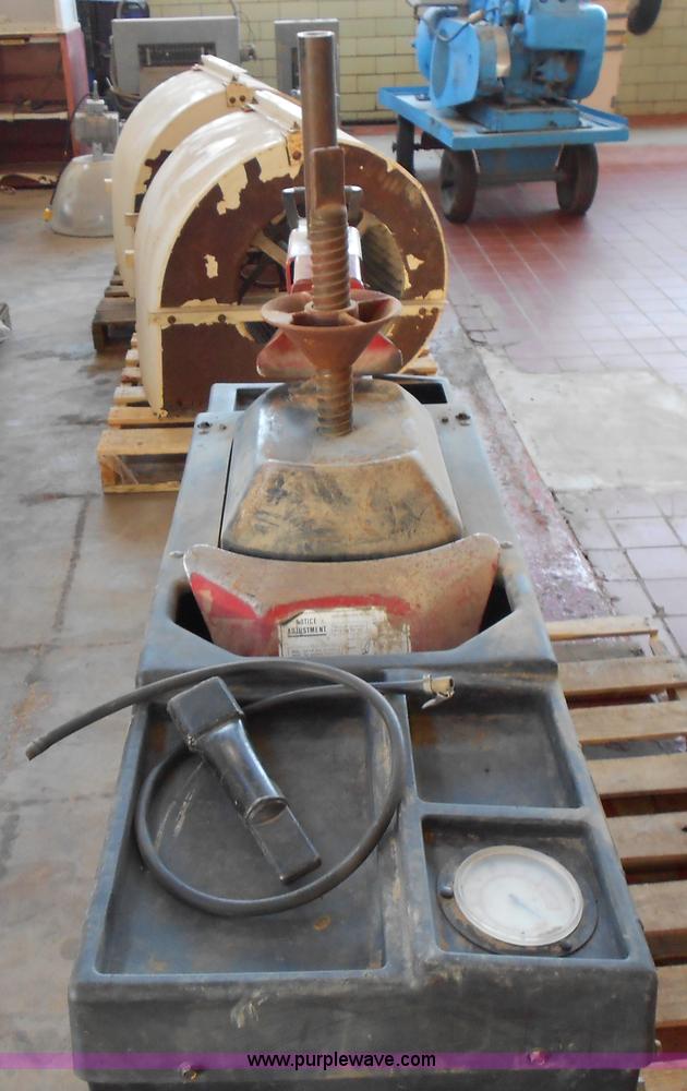 image for item D9069 Accu Turn 2402 tire changer