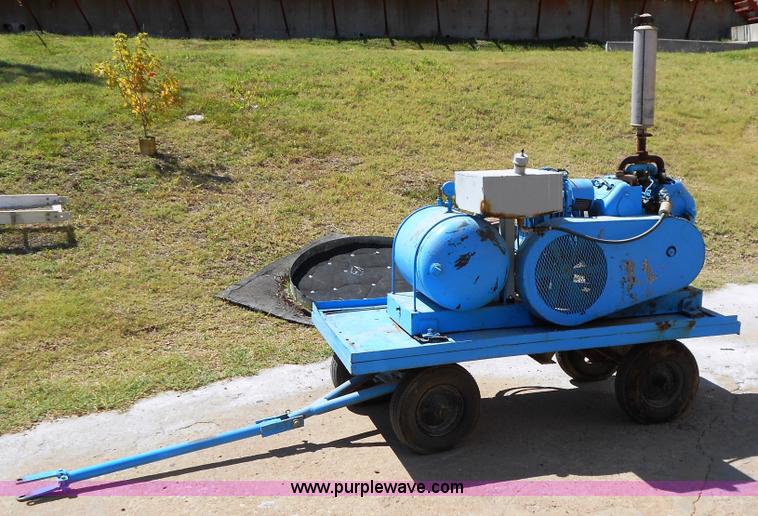 image for item D9072 Trailer mounted air compressor