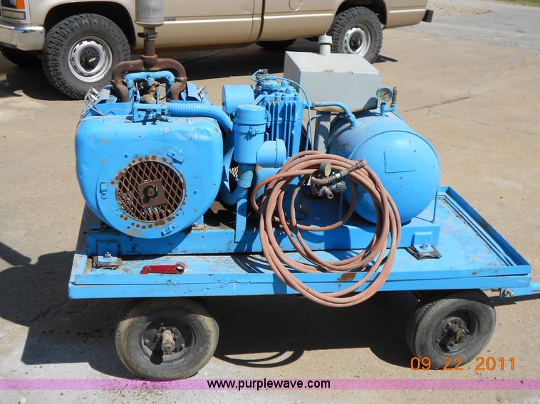 image for item D9072 Trailer mounted air compressor