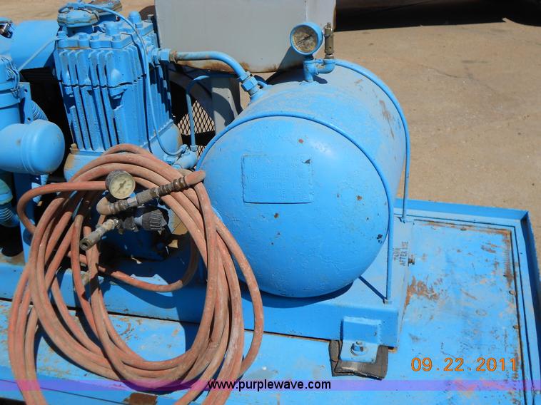 image for item D9072 Trailer mounted air compressor