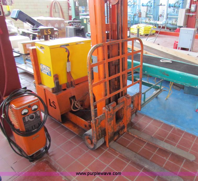 image for item D9074 Lewis-Sheppard electric forklift