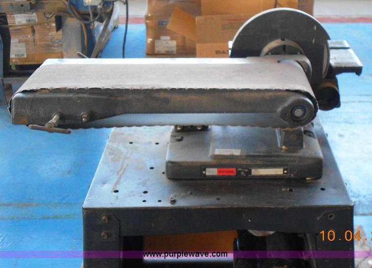 image for item D9076 Craftsman table sander