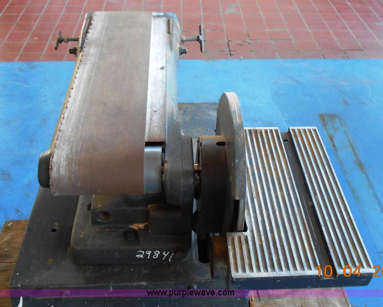 image for item D9076 Craftsman table sander