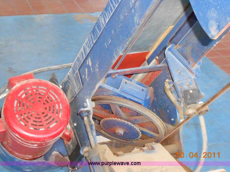 image for item D9078 Metal band saw