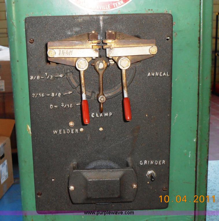 image for item D9081 PowerMatic band saw