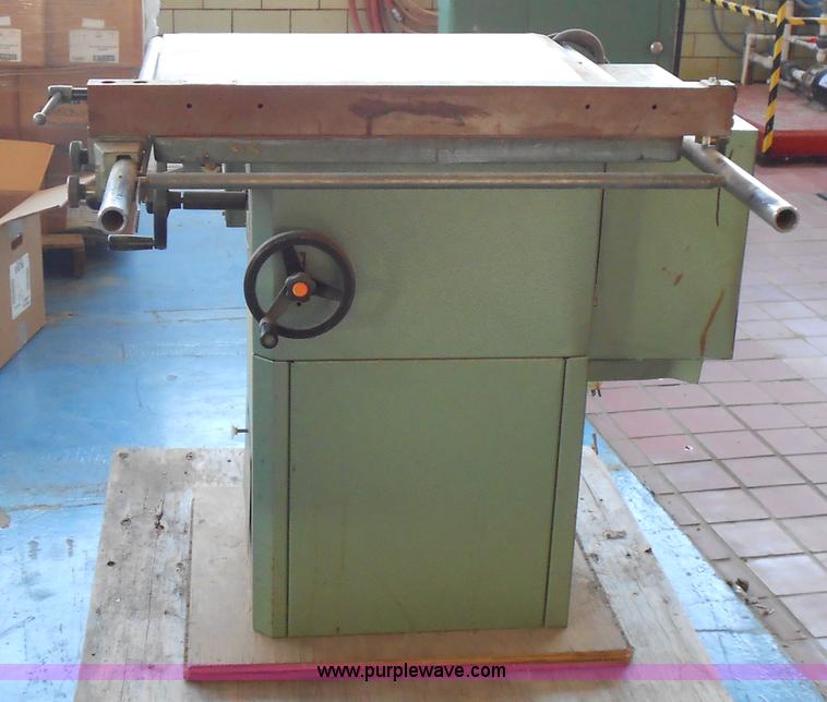 image for item D9082 Hitachi table saw