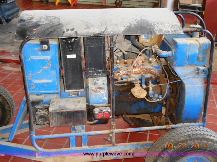 image for item D9087 Signal Corps power unit