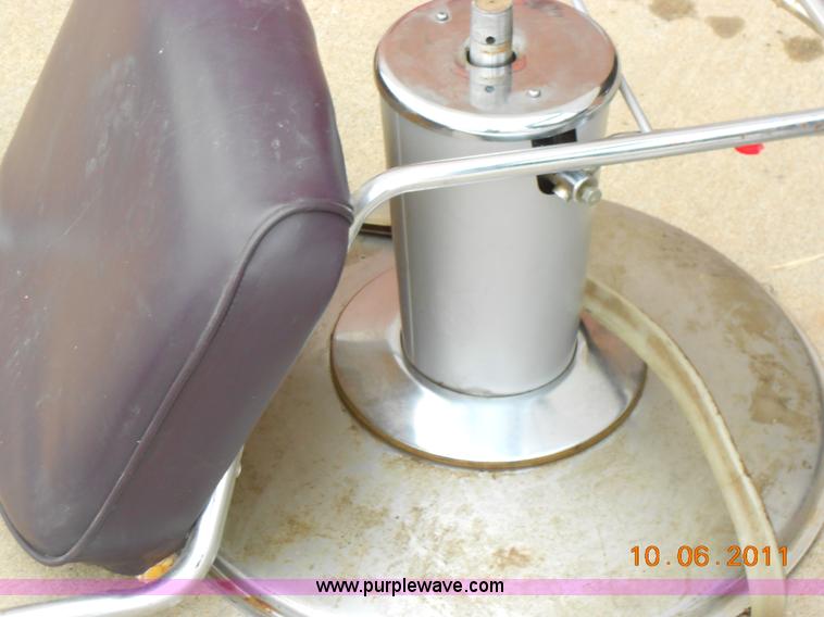 image for item D9088 (5) barber/salon chairs