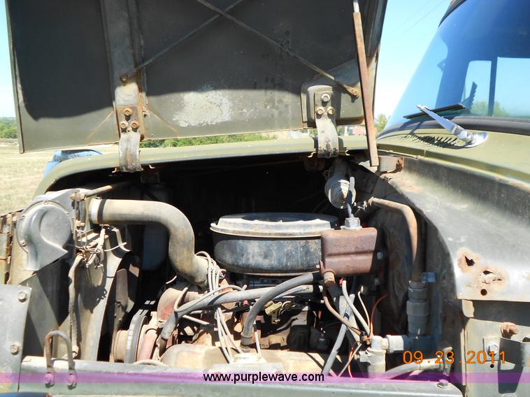 image for item D9109 1975 International heavy truck