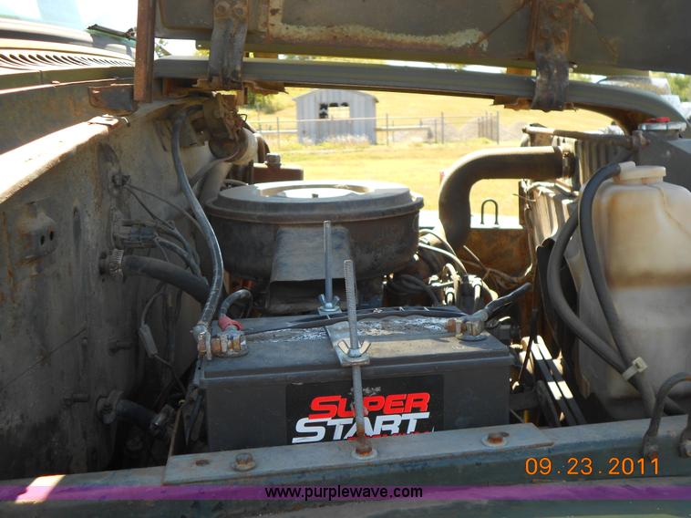 image for item D9109 1975 International heavy truck