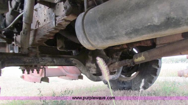 image for item D9109 1975 International heavy truck