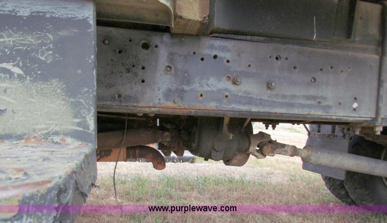 image for item D9109 1975 International heavy truck