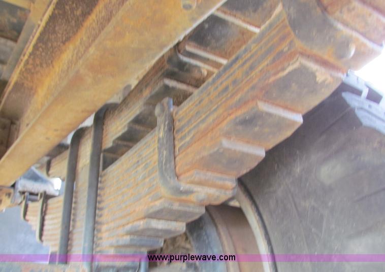 image for item D9109 1975 International heavy truck