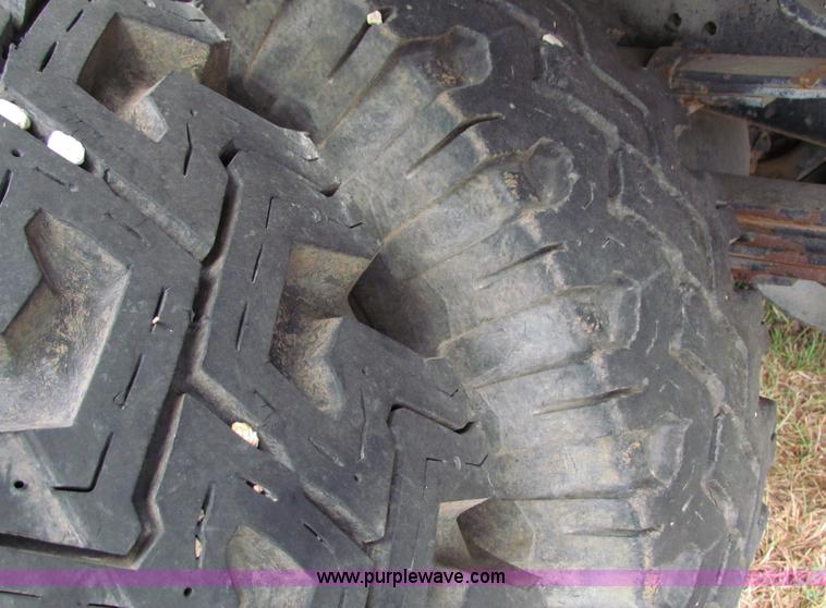 image for item D9109 1975 International heavy truck