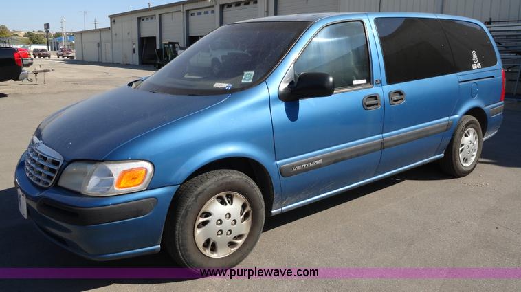 image for item F9413 1999 Chevrolet Venture LS mini van