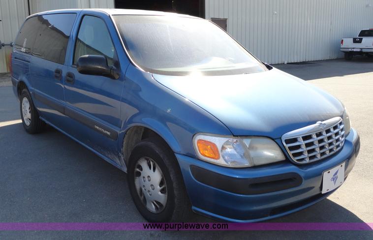 image for item F9413 1999 Chevrolet Venture LS mini van
