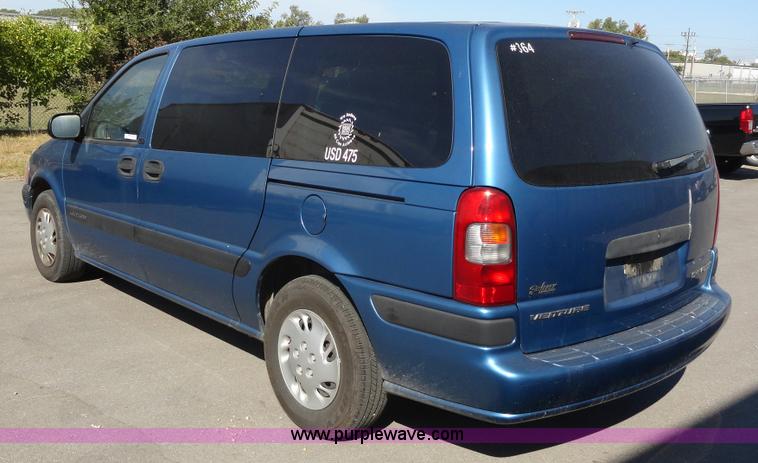 image for item F9413 1999 Chevrolet Venture LS mini van