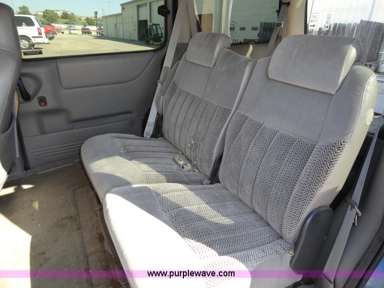 image for item F9413 1999 Chevrolet Venture LS mini van