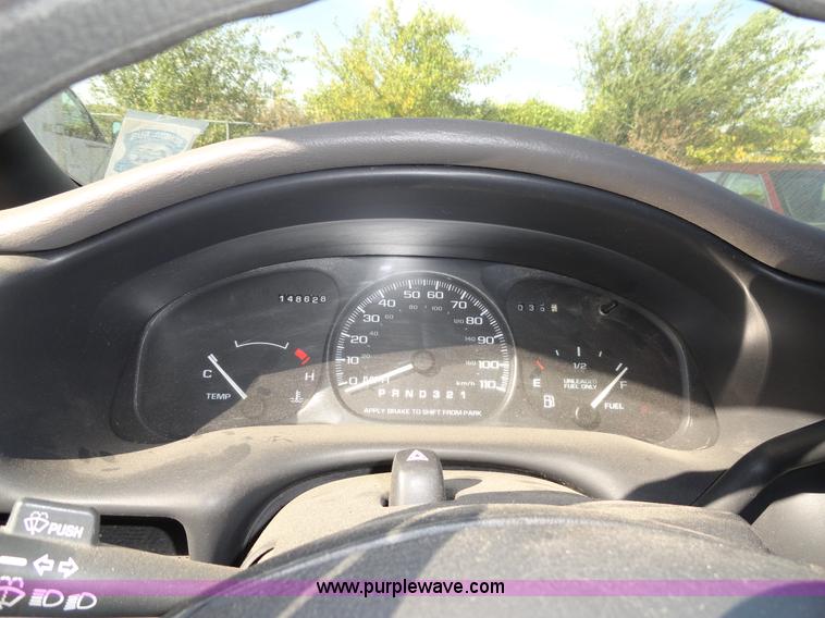 image for item F9413 1999 Chevrolet Venture LS mini van