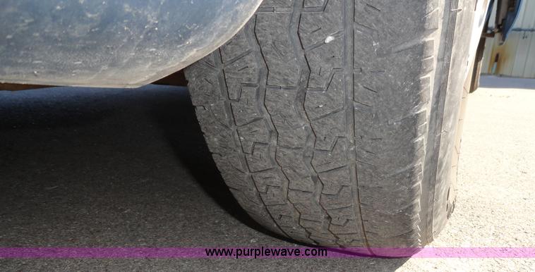 image for item F9413 1999 Chevrolet Venture LS mini van