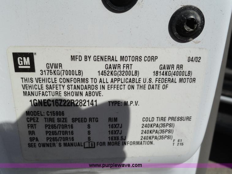 image for item F9415 2002 Chevrolet Suburban 1500 LS SUV