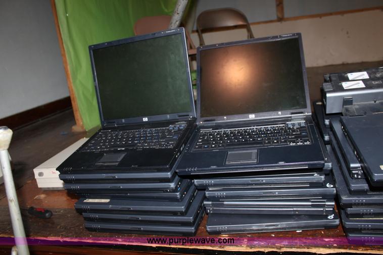 image for item F9883 (14) HP NX6110 laptop computers