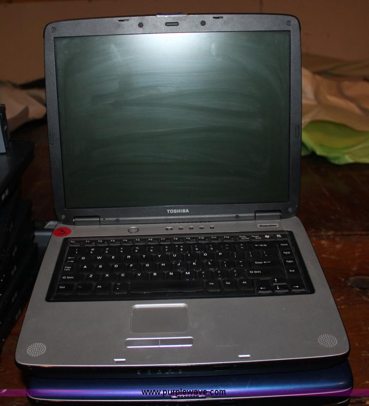 image for item F9885 (4) Toshiba A60 satellite laptop computers