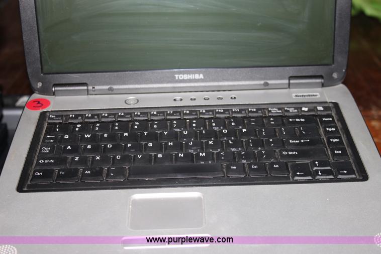 image for item F9885 (4) Toshiba A60 satellite laptop computers