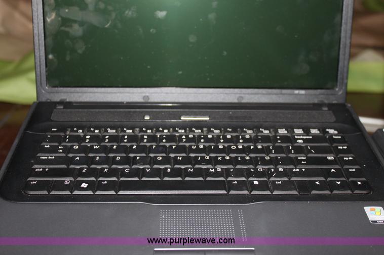 image for item F9888 (16) HP 530 laptop computers